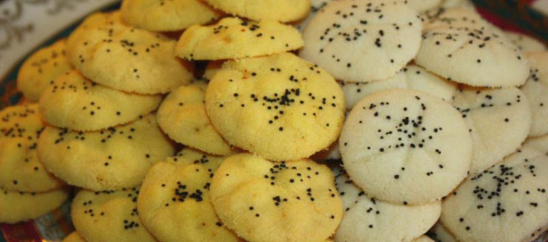 نان برنجی پزان